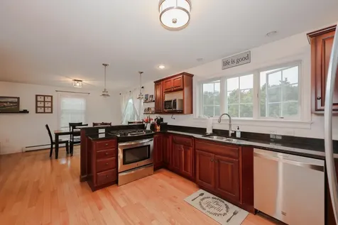 49 Old Mill Road Lee NH 03861