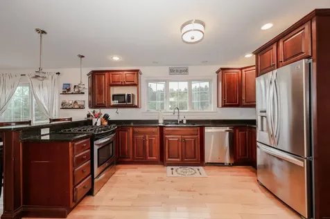 49 Old Mill Road Lee NH 03861