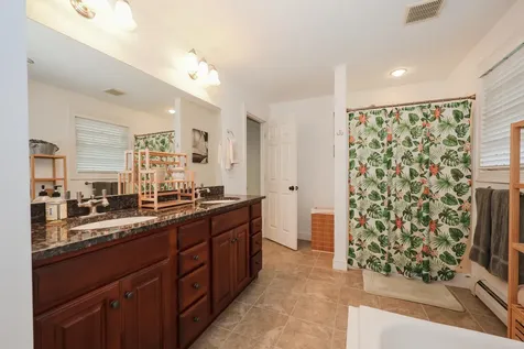 49 Old Mill Road Lee NH 03861