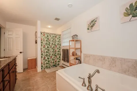 49 Old Mill Road Lee NH 03861