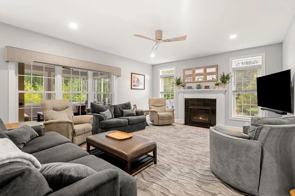 24 Summer Lane Bow NH 03304