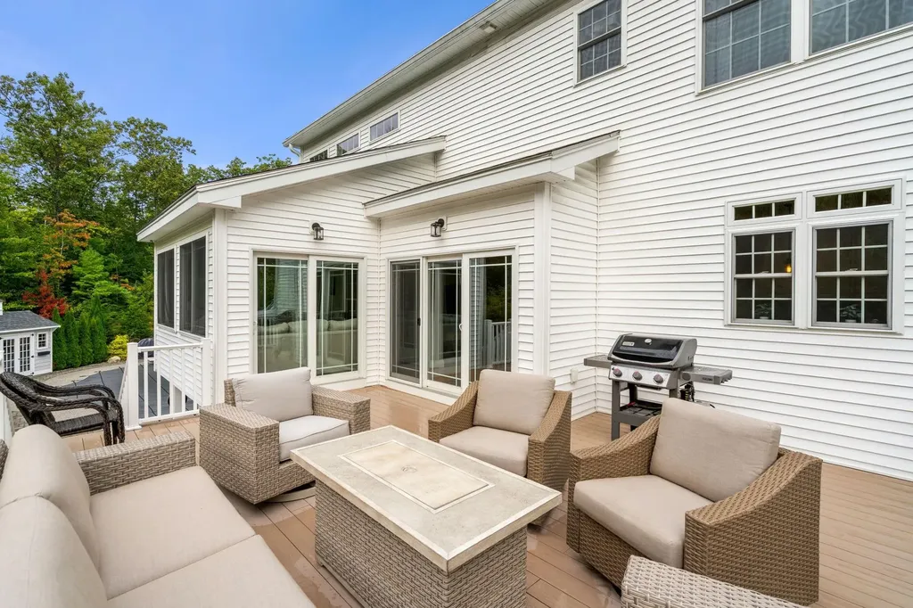 24 Summer Lane Bow NH 03304