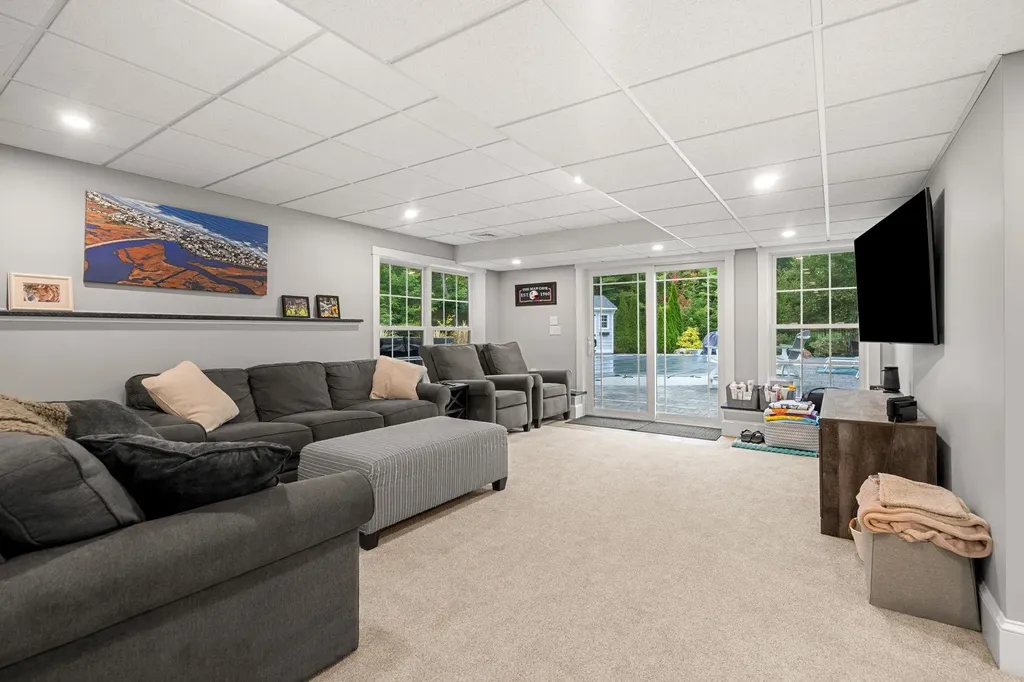 24 Summer Lane Bow NH 03304