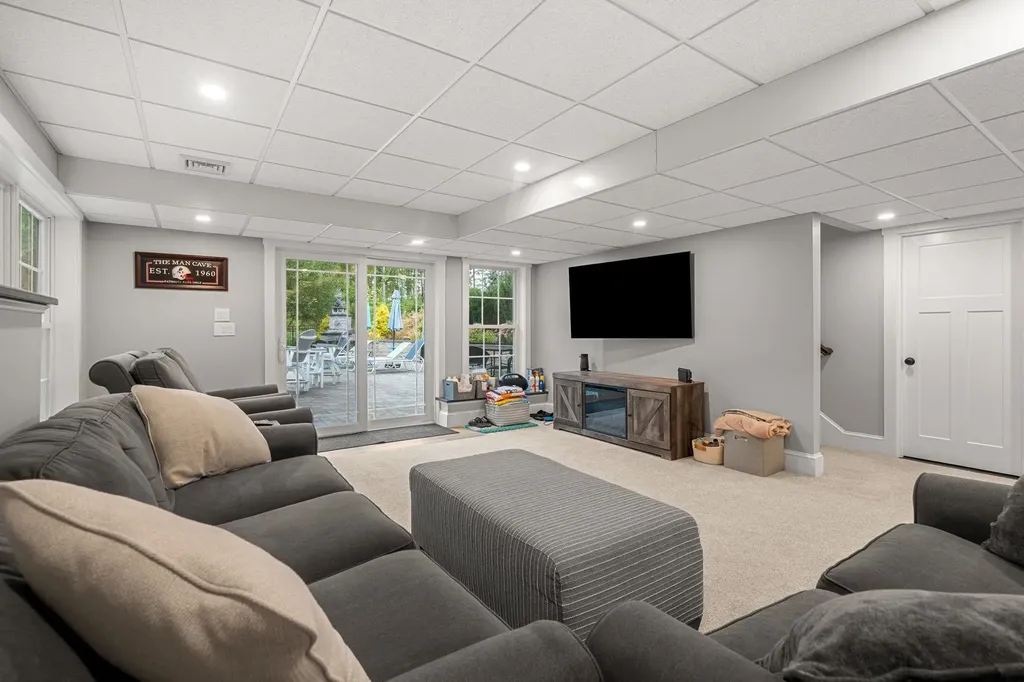 24 Summer Lane Bow NH 03304