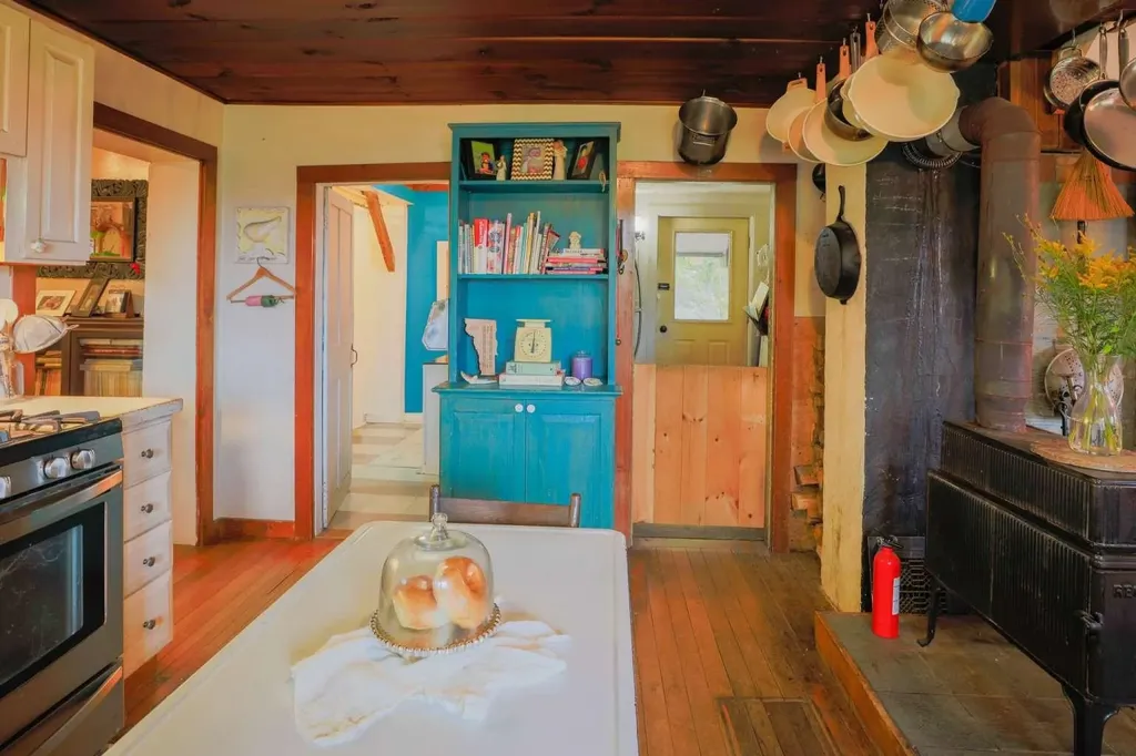 1312 Macintosh Hill Road Bethel VT 05060