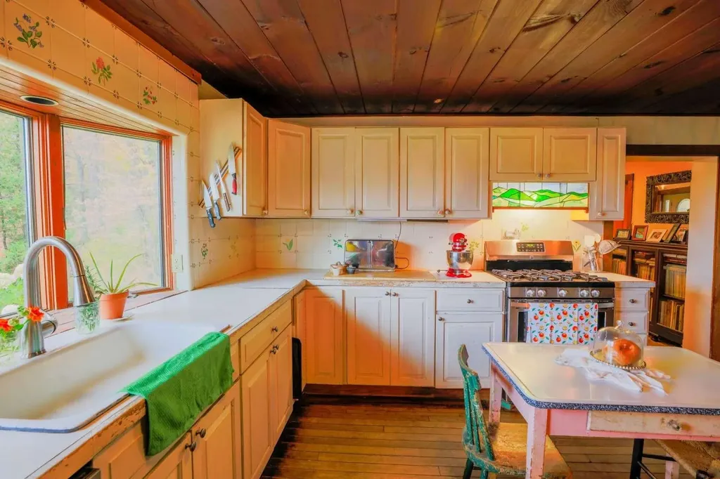 1312 Macintosh Hill Road Bethel VT 05060