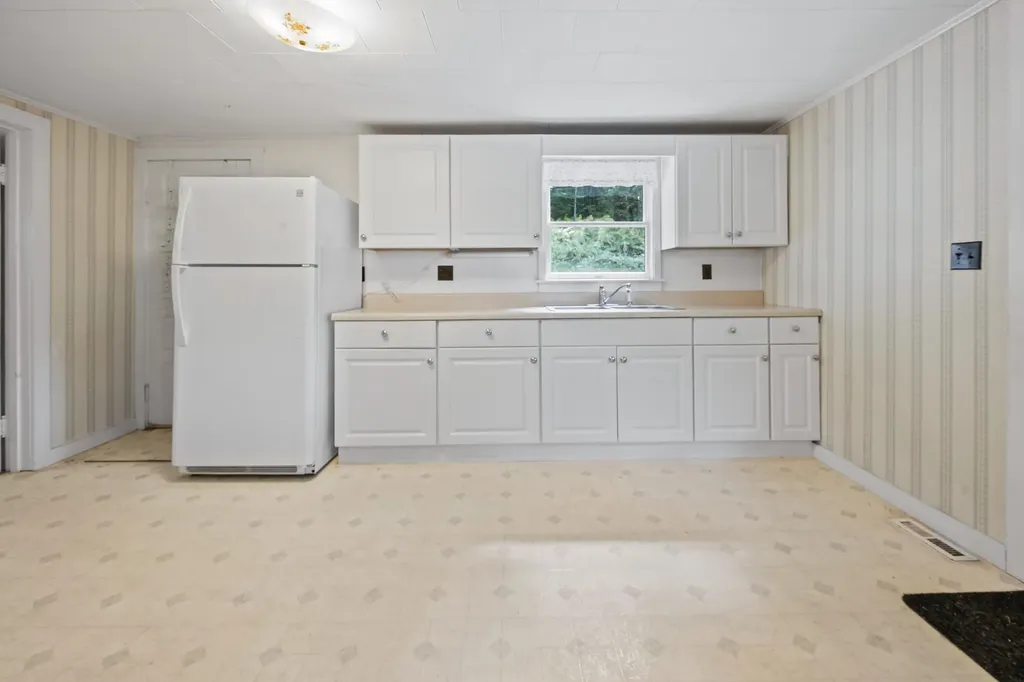 114 Highland Avenue Littleton NH 03561