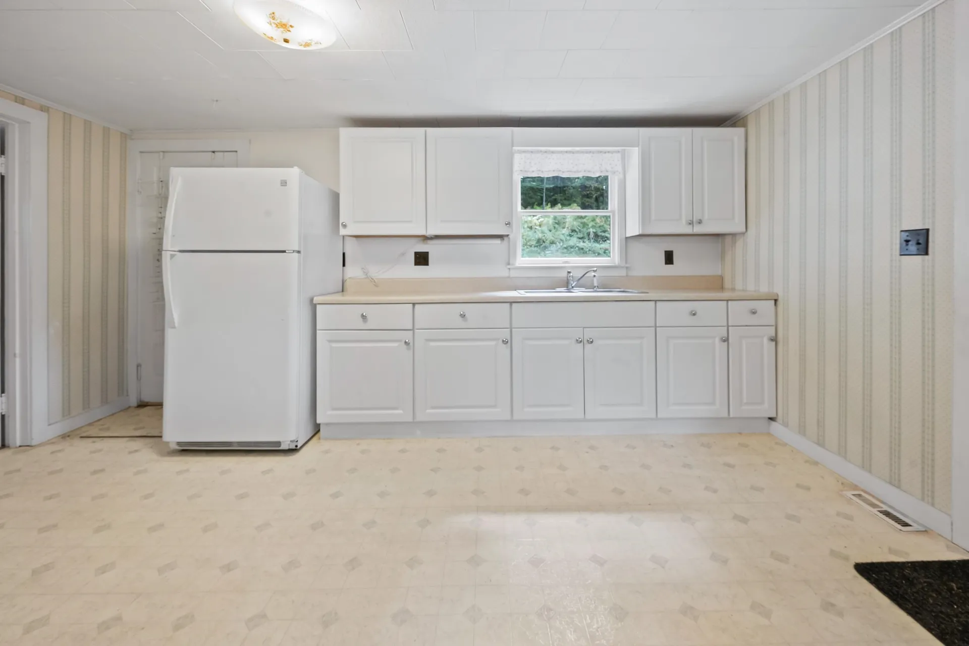 114 Highland Avenue Littleton NH 03561