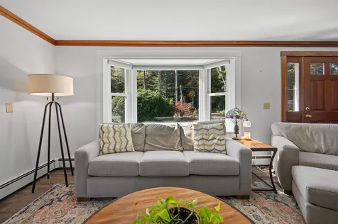 152 Amesbury Road Kensington NH 03833