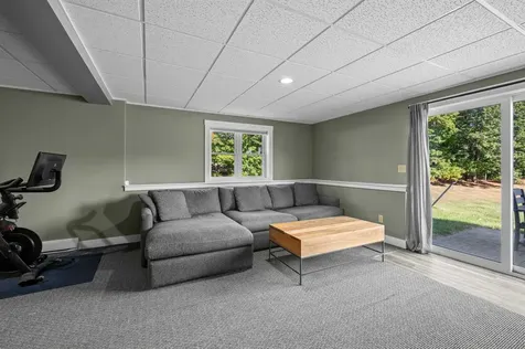 152 Amesbury Road Kensington NH 03833