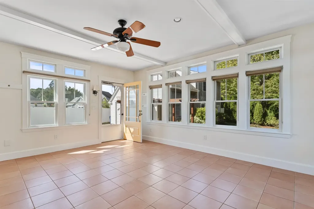 8 Hobbs Road Hampton NH 03842