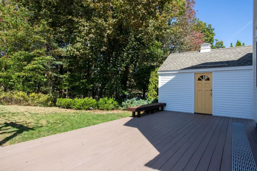 8 Hobbs Road Hampton NH 03842