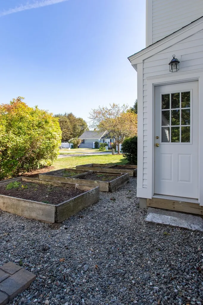 8 Hobbs Road Hampton NH 03842