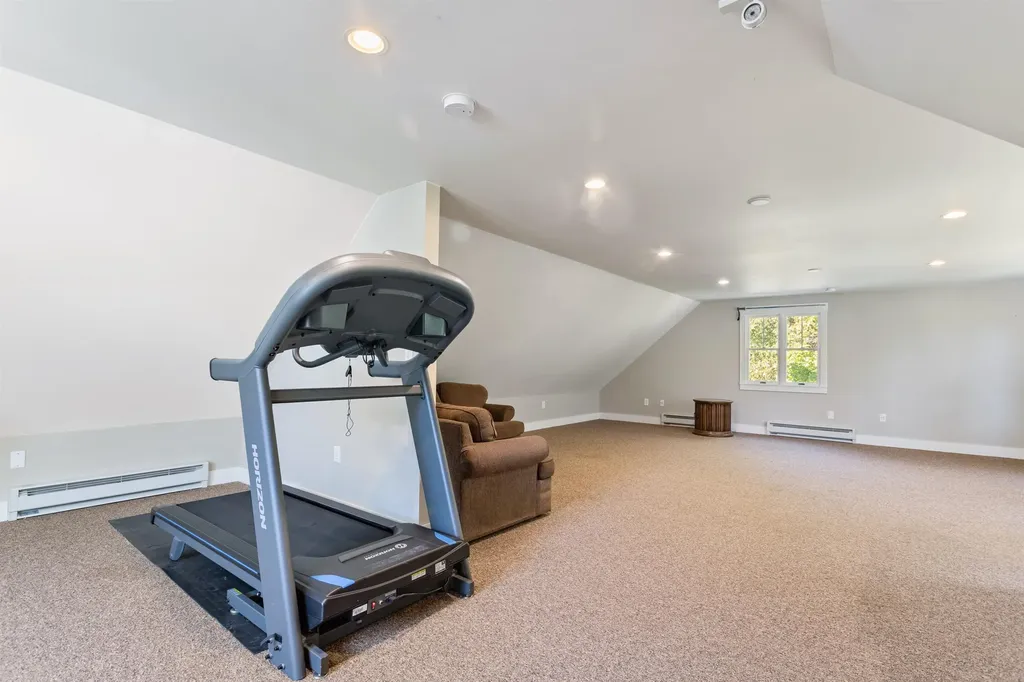 8 Hobbs Road Hampton NH 03842