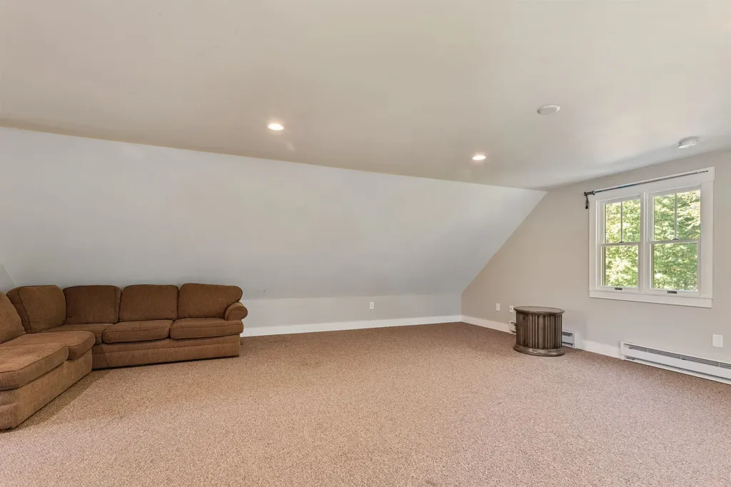 8 Hobbs Road Hampton NH 03842