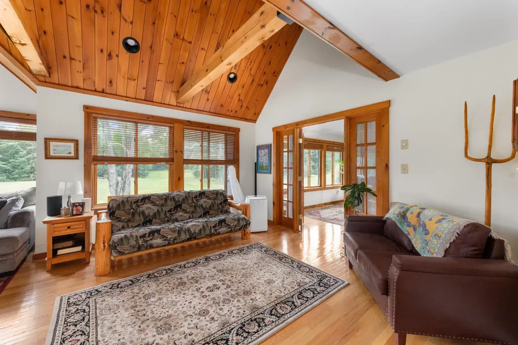 52 Jansen Farm Road Thornton NH 03285