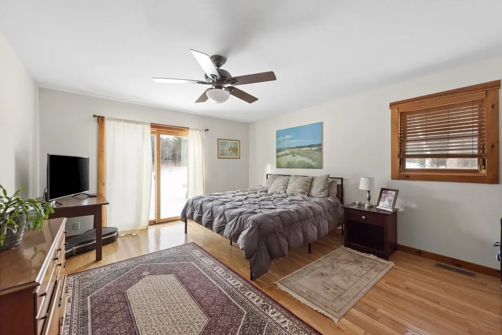 52 Jansen Farm Road Thornton NH 03285