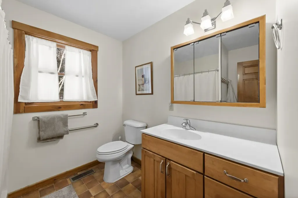 52 Jansen Farm Road Thornton NH 03285