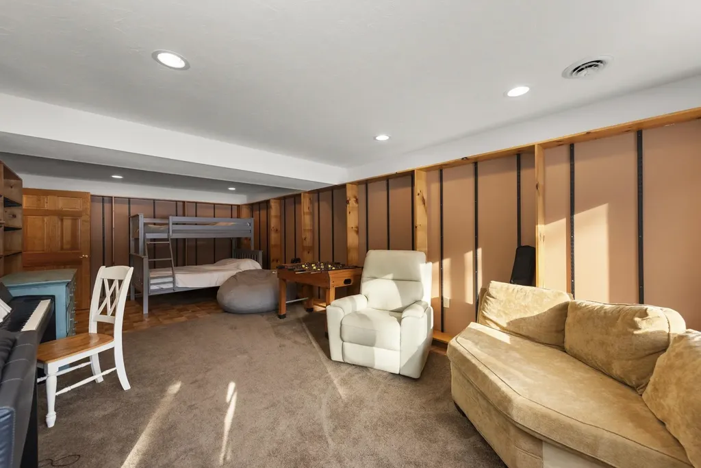 52 Jansen Farm Road Thornton NH 03285