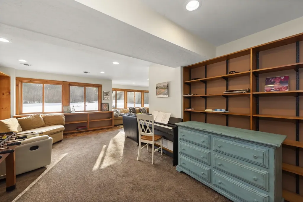 52 Jansen Farm Road Thornton NH 03285