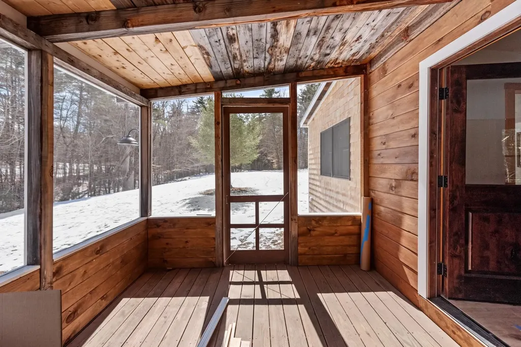 52 Jansen Farm Road Thornton NH 03285