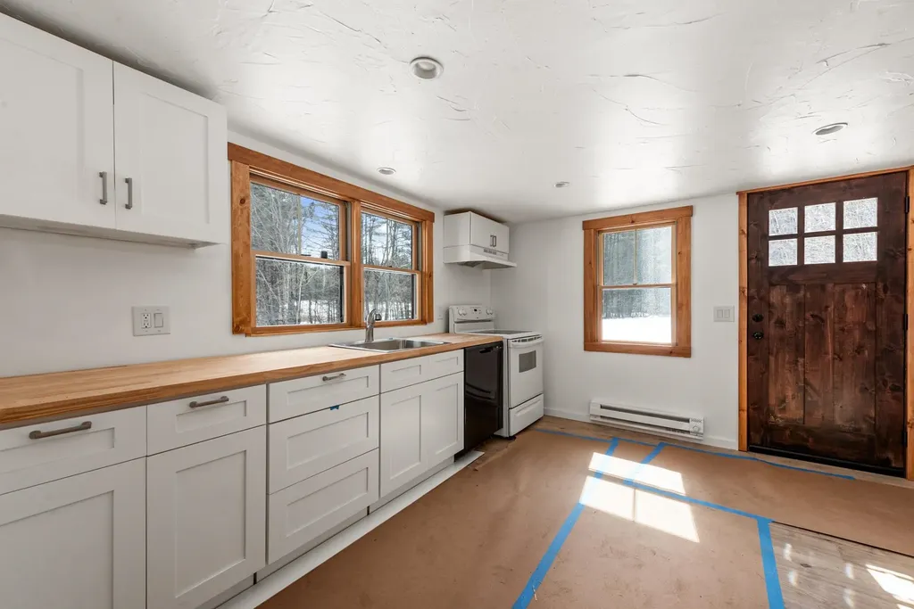 52 Jansen Farm Road Thornton NH 03285