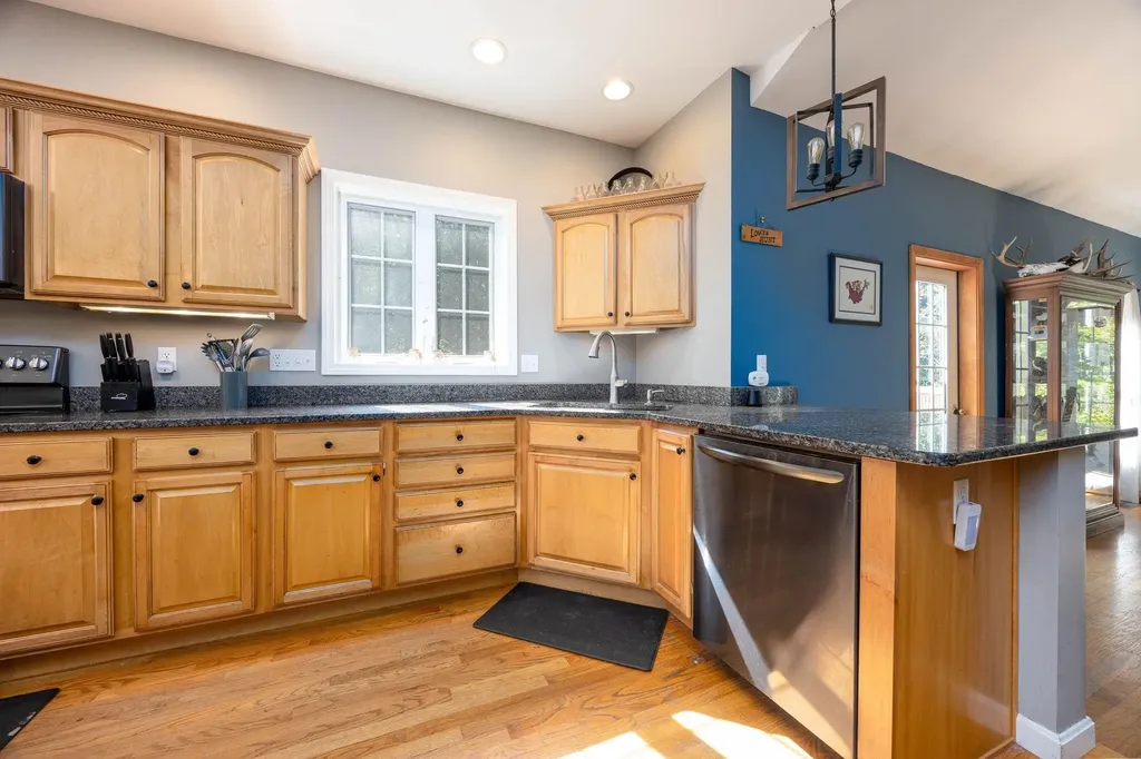 5 Carons Way Brookline NH 03033