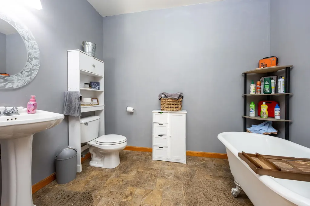 5 Carons Way Brookline NH 03033