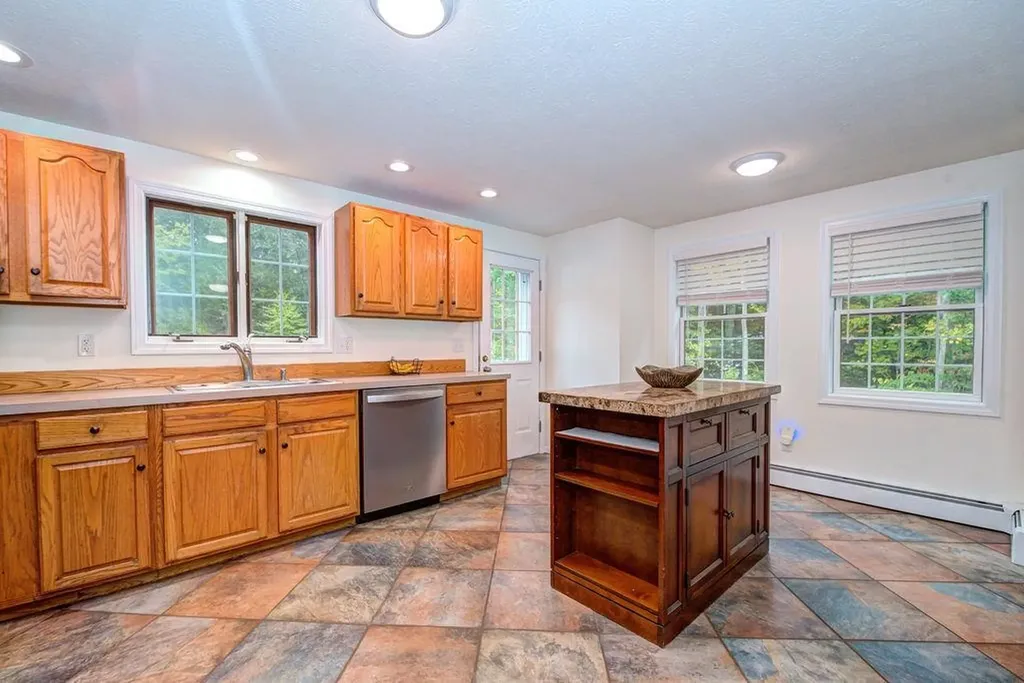 10 Raven Drive Chester NH 03036