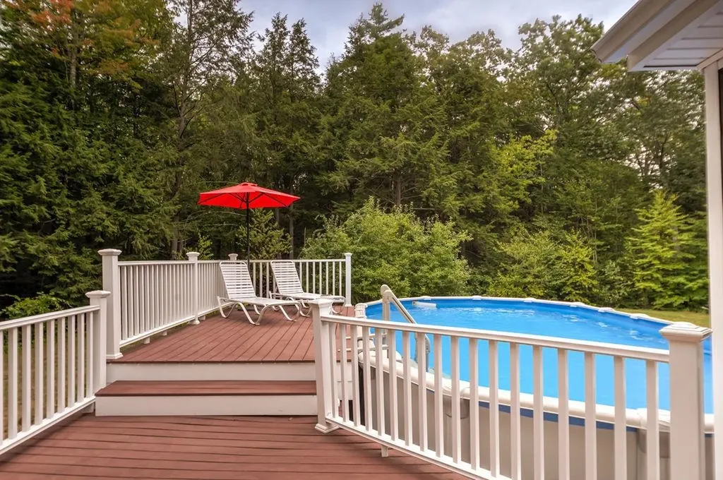 10 Raven Drive Chester NH 03036