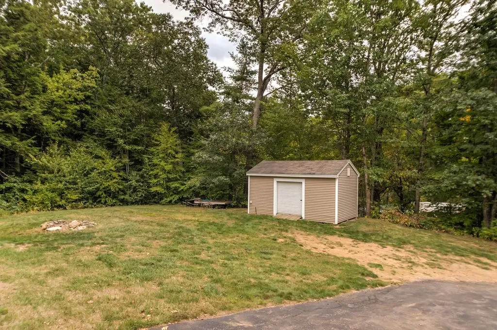 10 Raven Drive Chester NH 03036