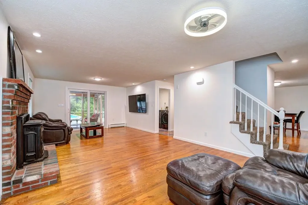 10 Raven Drive Chester NH 03036