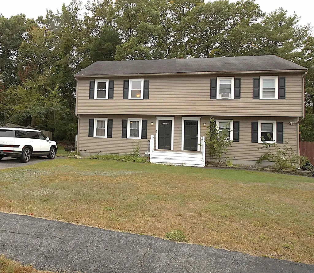 13L Tigertail Circle Derry NH 03038