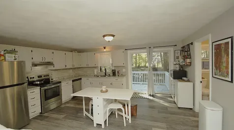 13L Tigertail Circle Derry NH 03038