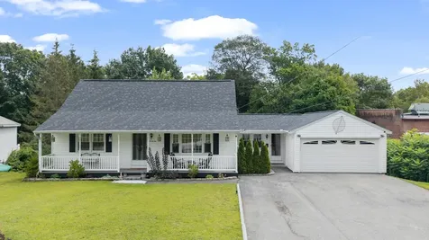 92 Gillis Street Nashua NH 03060