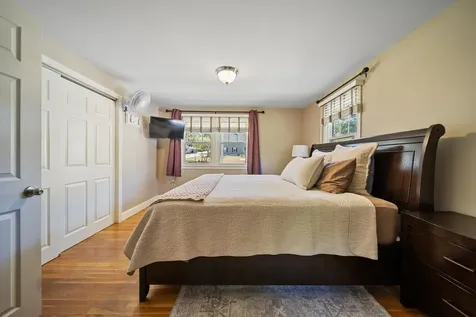 92 Gillis Street Nashua NH 03060