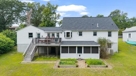 92 Gillis Street Nashua NH 03060