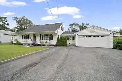 92 Gillis Street Nashua NH 03060