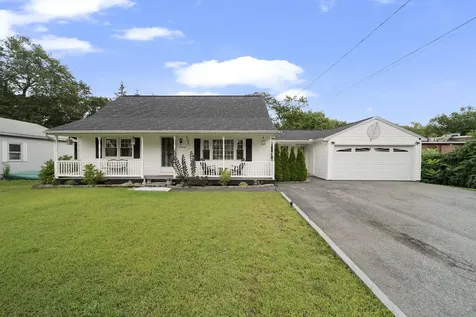 92 Gillis Street Nashua NH 03060