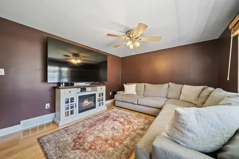 92 Gillis Street Nashua NH 03060