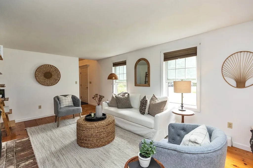 9 Burnham Drive New Boston NH 03070