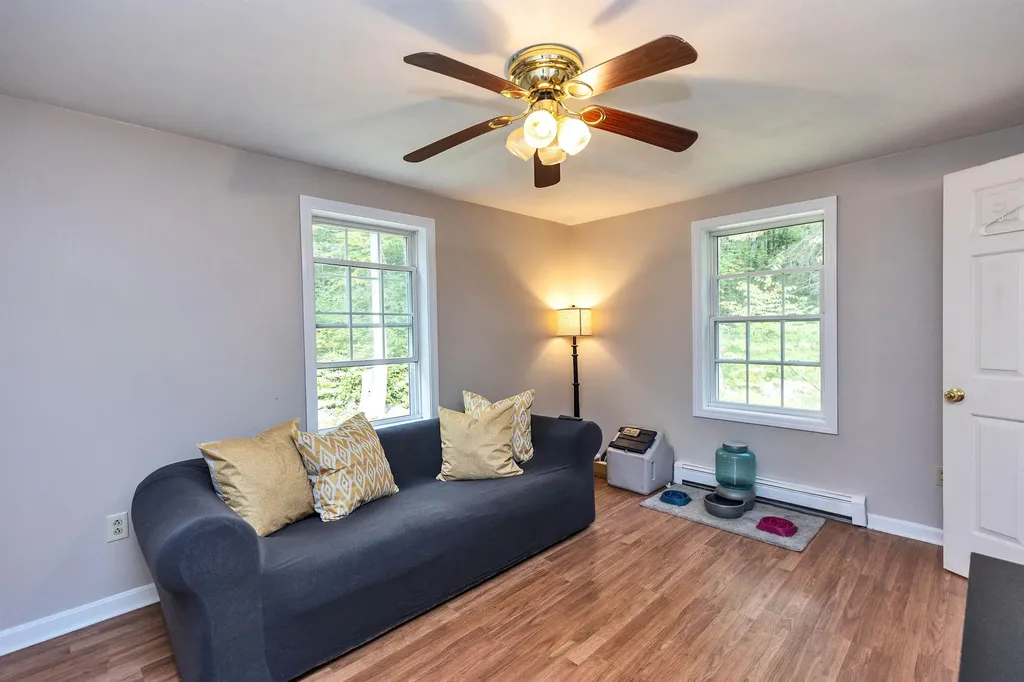 9 Burnham Drive New Boston NH 03070