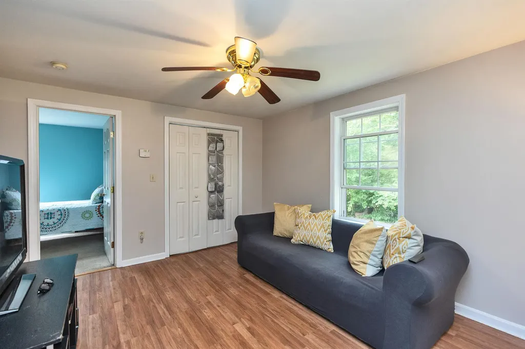 9 Burnham Drive New Boston NH 03070