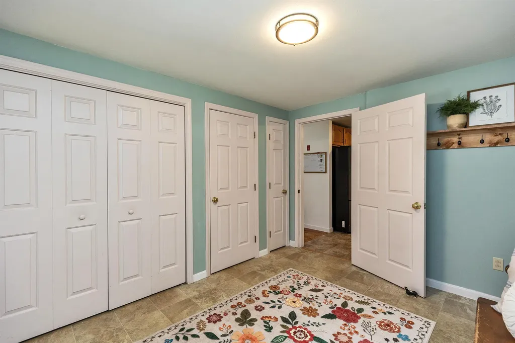 9 Burnham Drive New Boston NH 03070