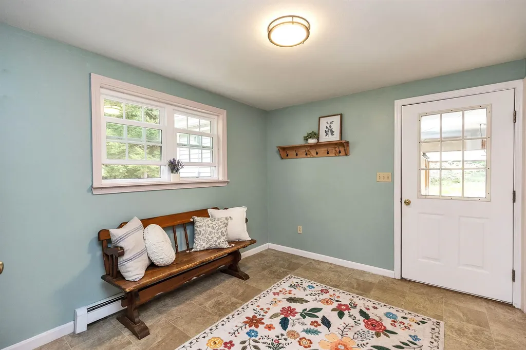 9 Burnham Drive New Boston NH 03070