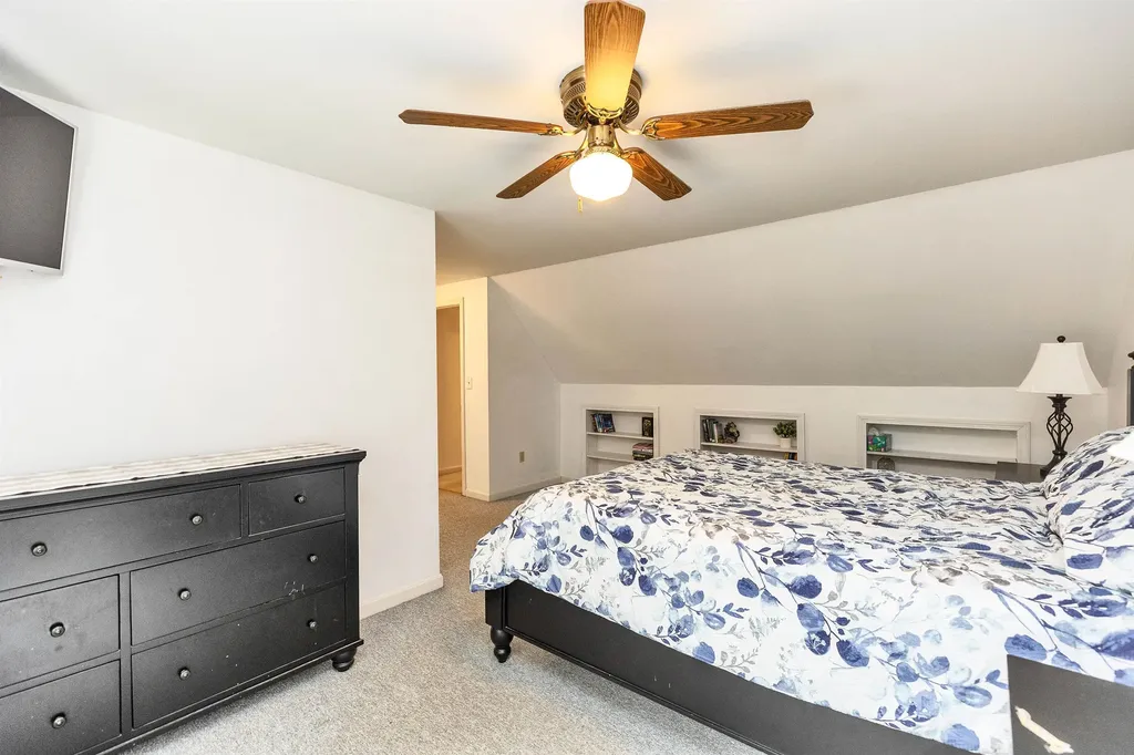 9 Burnham Drive New Boston NH 03070