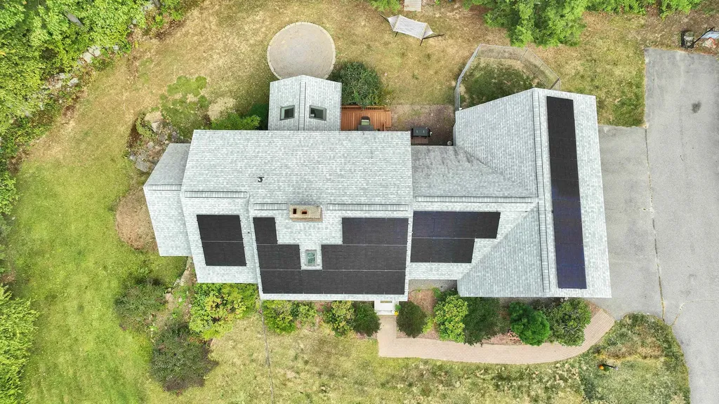 9 Burnham Drive New Boston NH 03070