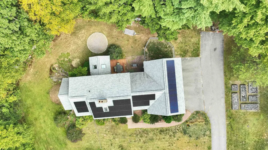 9 Burnham Drive New Boston NH 03070