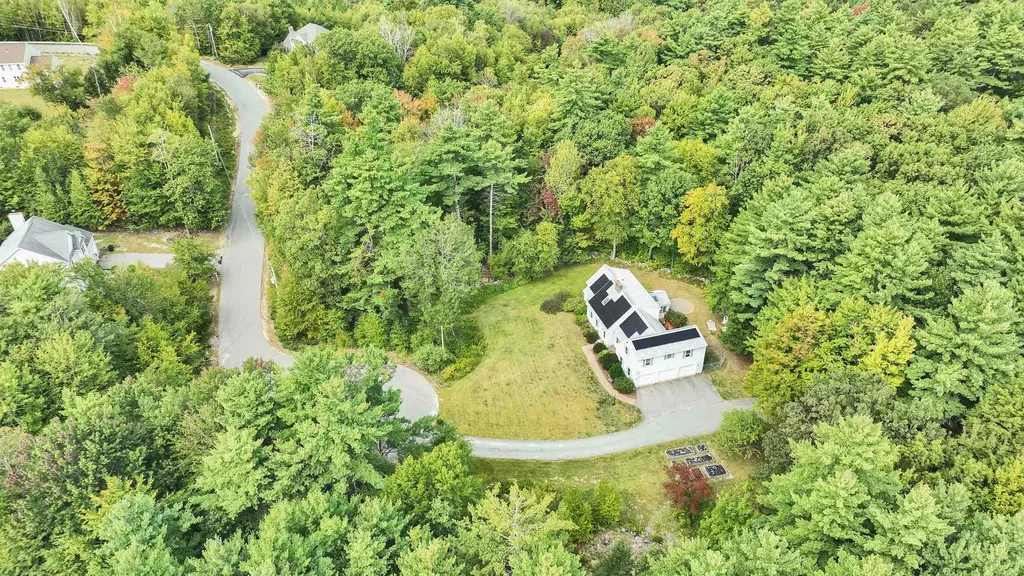 9 Burnham Drive New Boston NH 03070