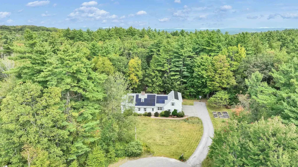 9 Burnham Drive New Boston NH 03070